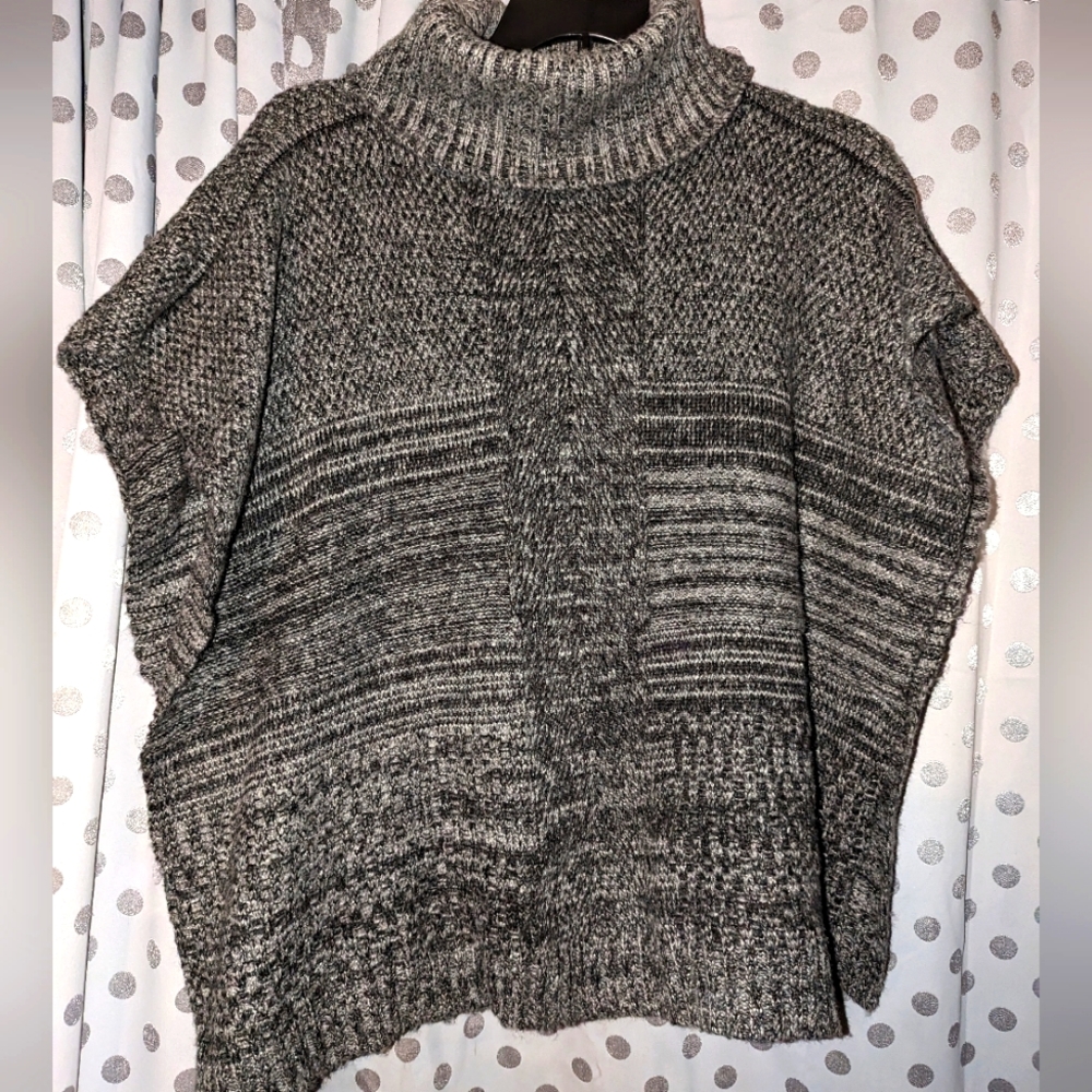 STEVE MADDEN Turtleneck Poncho OS